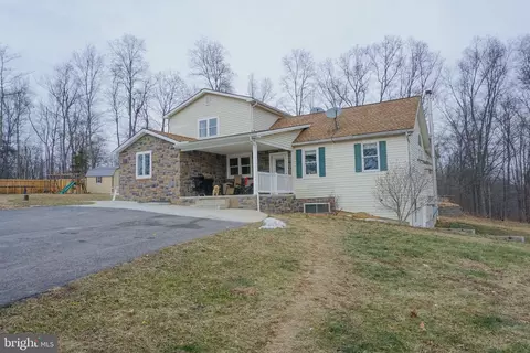 2003 Peach Ridge Rd, Elliottsburg, PA 17024