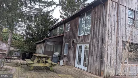 651 Bamboo Ln, Loysville, PA 17047