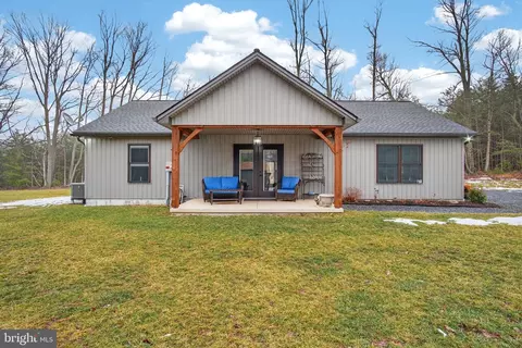 885 Peach Ridge Rd, Elliottsburg, PA 17024