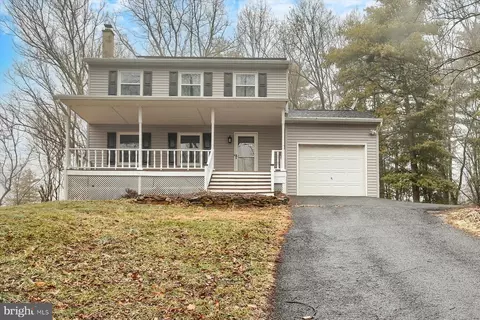 230 Woodridge Cir, Shermans Dale, PA 17090