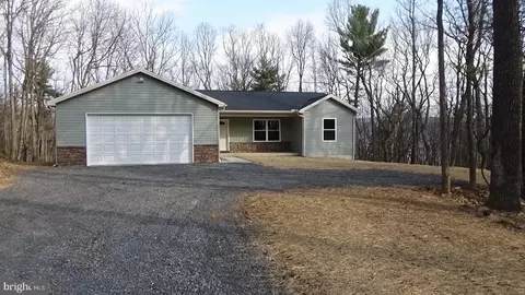 746 Hilltop Rd, Millerstown, PA 17062