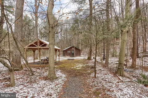 40 Meadow Grv, Newport, PA 17074