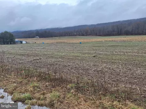 5172 Raccoon Valley Rd, Millerstown, PA 17062