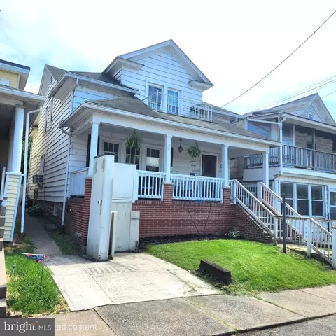 212 E Sunbury St, Millerstown, PA 17062