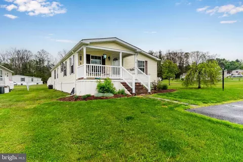 66 Meadowview Dr, New Bloomfield, PA 17068