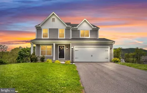 8 Weston Cir, Duncannon, PA 17020