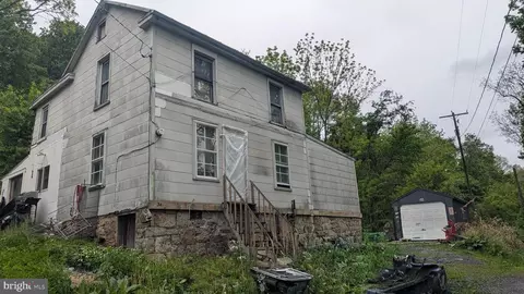 34 Fenicle Hill Lane Ln, New Bloomfield, PA 17068