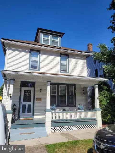 228 N 5th St, Newport, PA 17074