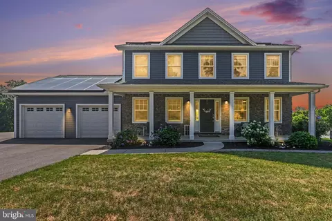 3 Stoner Dr, Shermans Dale, PA 17090