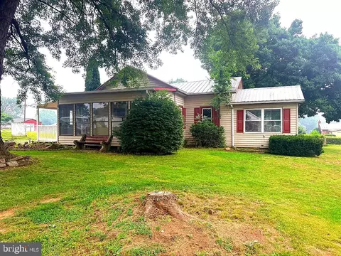 830 Freedom St, Newport, PA 17074
