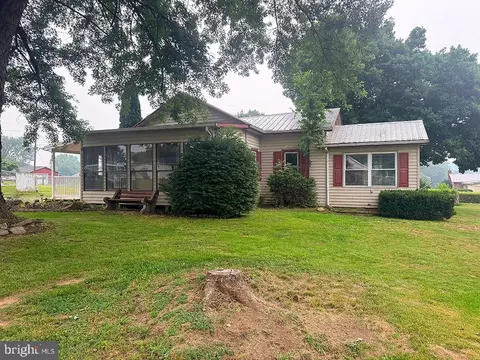 830 Freedom St, Newport, PA 17074