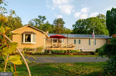 8 Hill Side Dr, Landisburg, PA 17040