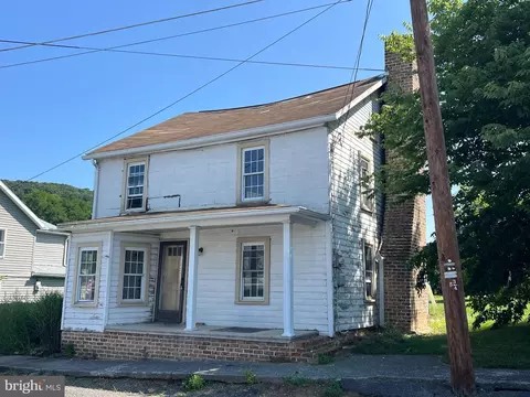 32 N High St, Millerstown, PA 17062