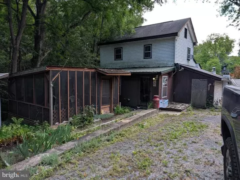1002 Dellville Rd, Duncannon, PA 17020