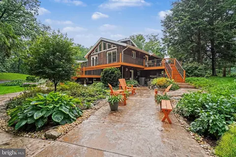 22 Barnett Dr, Duncannon, PA 17020