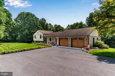 172 Tapeworm Rd, New Bloomfield, PA 17068