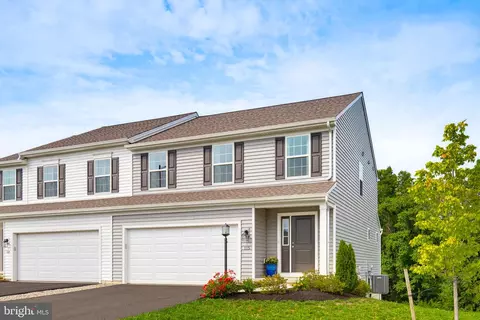 115 Easton Dr, Duncannon, PA 17020