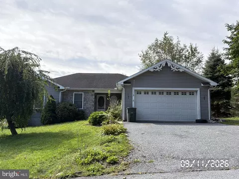 5 Brubeck Cir, Marysville, PA 17053