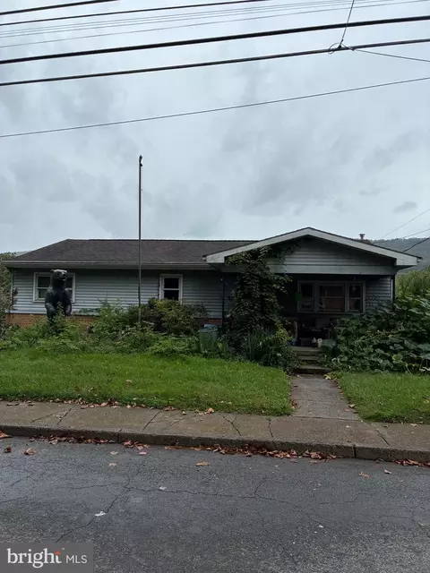 1204 N High St, Duncannon, PA 17020
