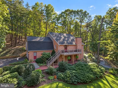 375 Clouser Hollow Rd, New Bloomfield, PA 17068