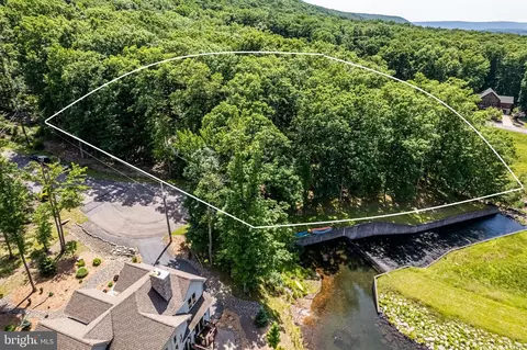 145 N Inca Dr, Hazleton, PA 18202