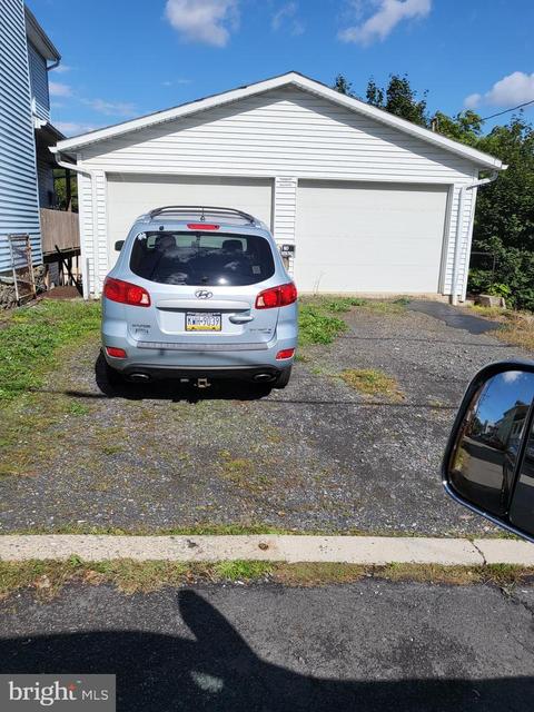 212 Middle St, Minersville, PA 17954