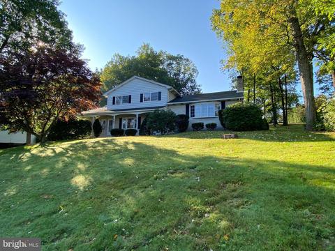 1036 Maple St, Pottsville, PA 17901