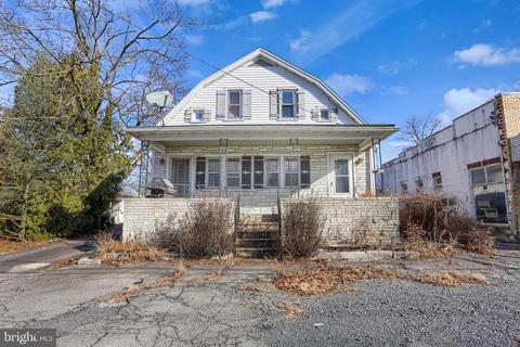 76 Main St, Klingerstown, PA 17941