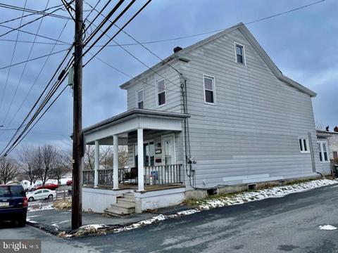 119 E Chestnut St, Frackville, PA 17931