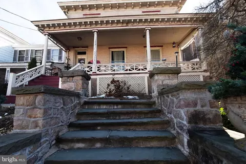 609 Mahantongo St, Pottsville, PA 17901