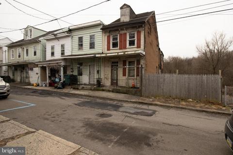 424 W Poplar St, Shenandoah, PA 17976