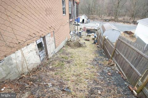 426 W Poplar St, Shenandoah, PA 17976