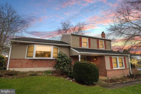 17 S Front St, Friedensburg, PA 17933