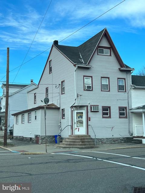 200 N Nicholas St, Saint Clair, PA 17970 | 24 Photos | MLS #PASK2009634 ...