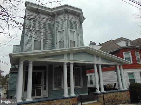 1320 Mahantongo St, Pottsville, PA 17901