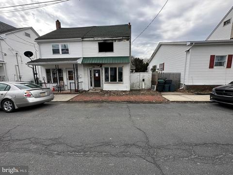 146 N Railroad Ave, Frackville, PA 17931