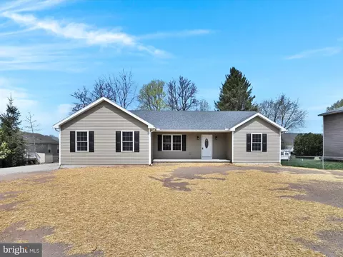 80 Mahanoy Ave, Tamaqua, PA 18252