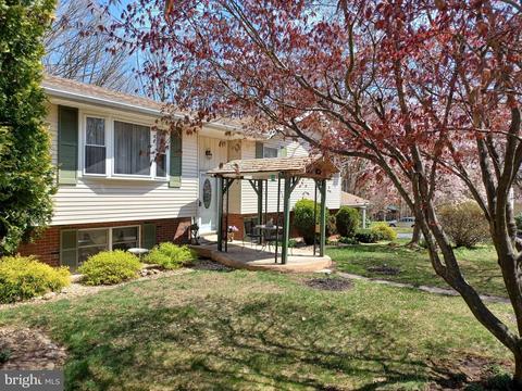 3 Oak Ave, Barnesville, PA 18214