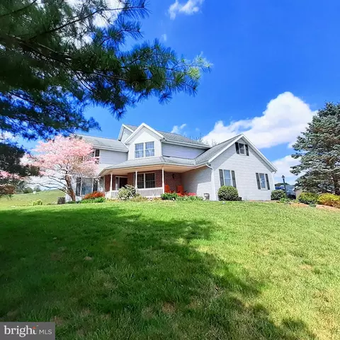 712 Centerfield Dr, Pottsville, PA 17901
