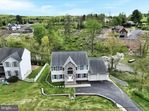 1928 Wynonah Dr, Auburn, PA 17922