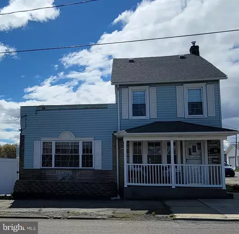 48 4th St, Kelayres, PA 18231