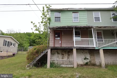 17 Main St, Kaska, PA 17959
