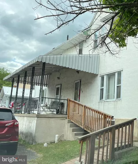210 Oak St, New Philadelphia, PA 17959