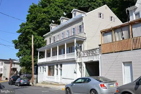 211 213 215 Laurel St, Minersville, PA 17954