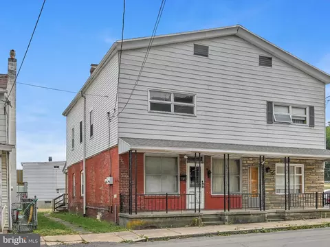 122 W Hancock St, Saint Clair, PA 17970