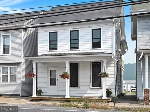 1006 W Main St, Valley View, PA 17983