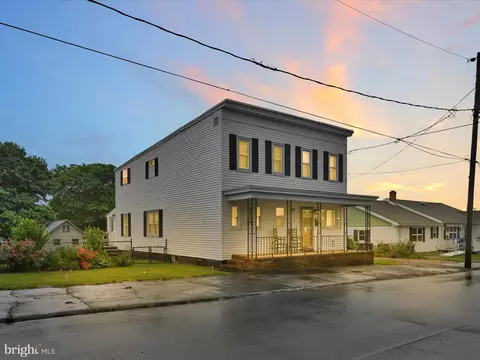 238 N Broad Mountain Ave, Frackville, PA 17931