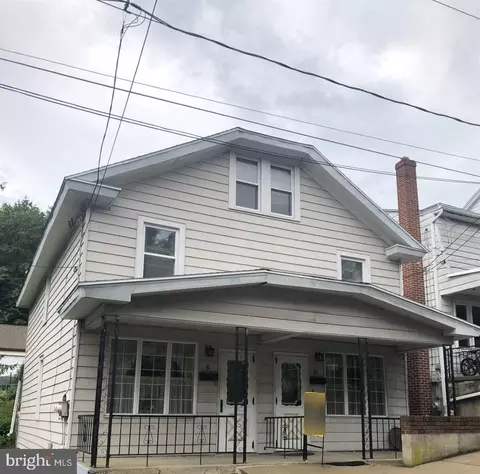 8-10 Caroline Ave, Saint Clair, PA 17970