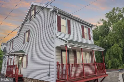 25 Tuscarora St, Pottsville, PA 17901