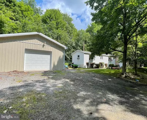 25 Renninger Ave, Schuylkill Haven, PA 17972
